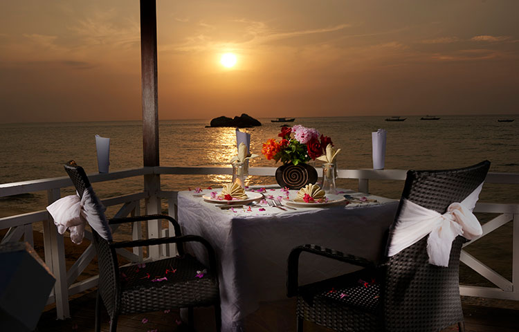 Candlelight Beach Dinner